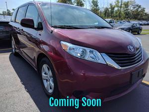  Toyota Sienna LE 7-Passenger Auto Acce in Rochester, NY