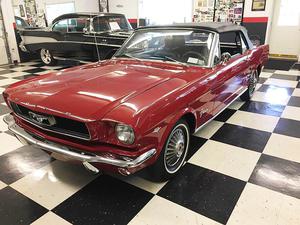  Ford Mustang Convertible