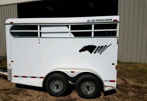  S And H 2 Horse Slant Trailer