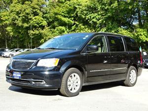  Chrysler Town & Country 4dr Wgn Touring in Fall River,