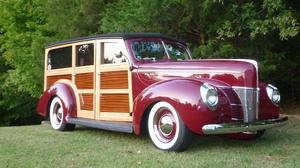  Ford Deluxe Woody Wagon
