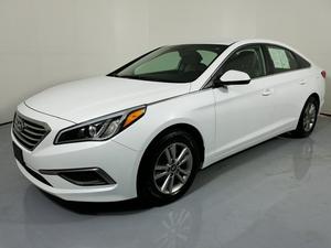  Hyundai Sonata SE in Trenton, MI