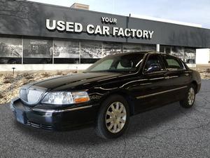  Lincoln Town Car Signature Limited in Flushing, MI