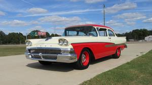  Ford Fairlane Sedan