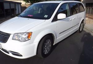  Chrysler Town & Country