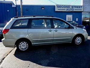  Toyota Sienna CE 7-Passenger in Manchester, NH