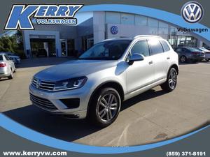  Volkswagen Touareg TDI Sport in Florence, KY