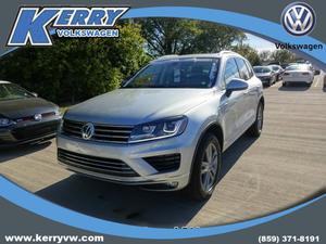  Volkswagen Touareg TDI Sport in Florence, KY