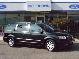  Chrysler Town & Country Touring-L in Livonia, MI