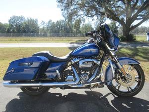  Harley-Davidson STREET GLIDE in Wildwood, FL