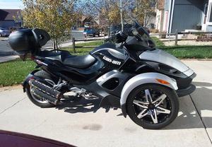  CAN-AM Spyder