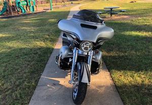  Harley Davidson Flhxse-Cvo Street Glide