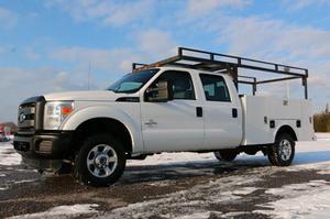  Ford F-350 Super Duty 4WD Crew Cab 156 XL