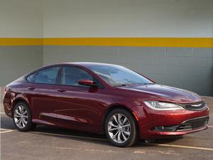  Chrysler 200 S in Garden City, MI