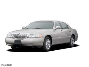 Lincoln Town Car Signature Limited in Jackson, MS