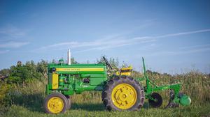  John Deere 320