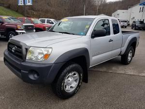  Toyota Tacoma V6 in Logan, WV