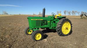  John Deere  Gas Powershift