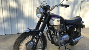  Triumph Bonneville