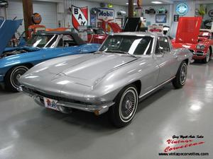  Chevrolet Corvette Coupe / Silver Pearl