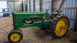  John Deere B