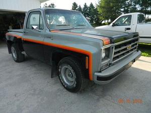  Chevrolet Scotsdale 10 Sport Short BOX Pickup