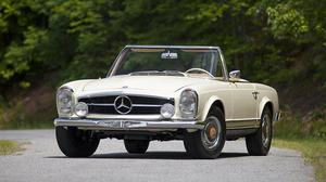  Mercedes-Benz 230SL Roadster