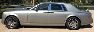  Rolls-Royce Phantom Luxury Vehicle