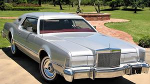  Lincoln Mark IV Versailles