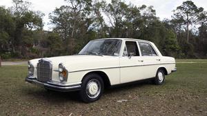  Mercedes-Benz 250SE