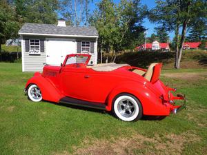  Ford Deluxe Cabriolet Hot Rod Convertible