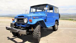  Toyota FJ-40 Land Cruiser