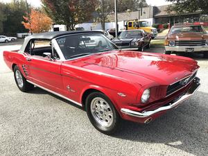  Ford Mustang Convertible