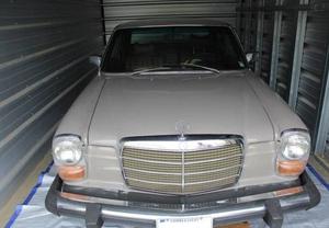  Mercedes-Benz 240D