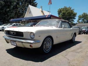  Ford Mustang Convertible