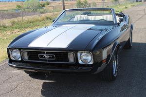  Ford Mustang Convertible