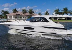  Regal Marine Express 46 Sport Coupe IPS