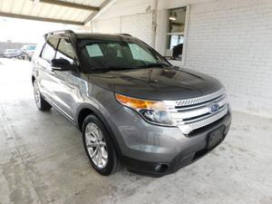  Ford Explorer XLT SUV