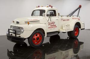  Ford F5 TOW Truck