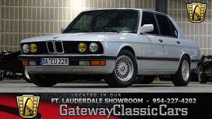  BMW 528E