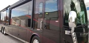  Winnebago Tour 42QD Class A - Diesel