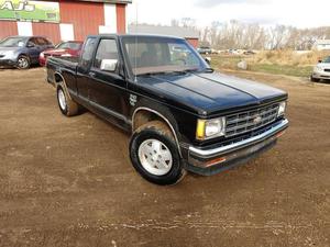  Chevrolet S-10 Tahoe 2DR 4WD Extended Cab SB