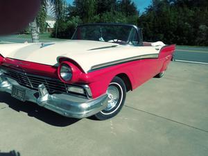  Ford Sunliner Convertible