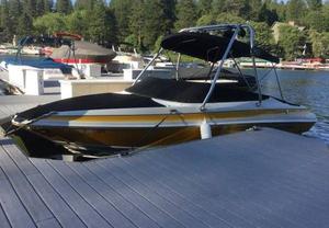 Larson LXI 228 BR Wakeboard Edition
