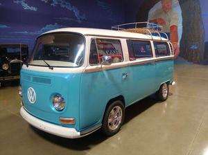  Volkswagen BUS Shuttle