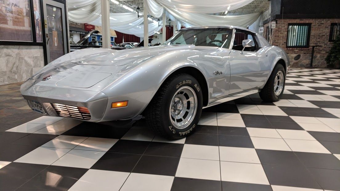  Chevrolet Corvette T-TOP