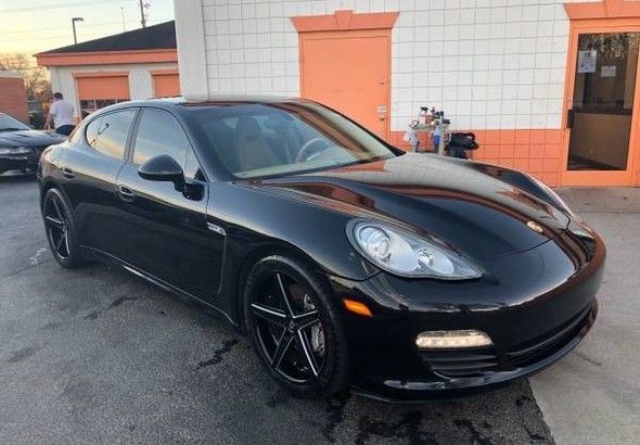  Porsche Panamera