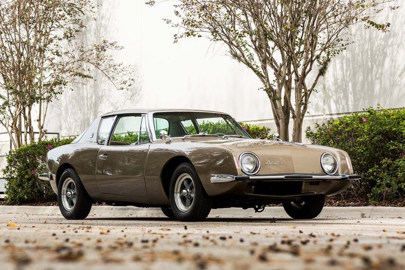  Studebaker Avanti