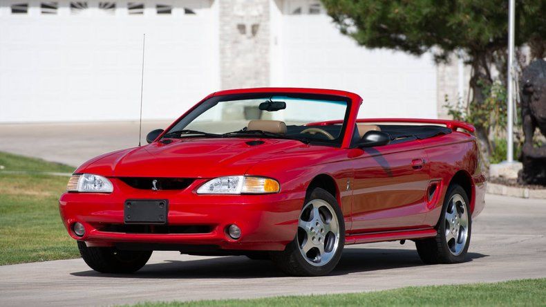 Ford Mustang SVT Cobra
