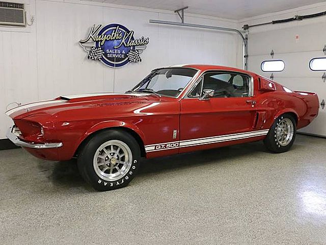  Ford Mustang Shelby GT500 Fastback Coupe